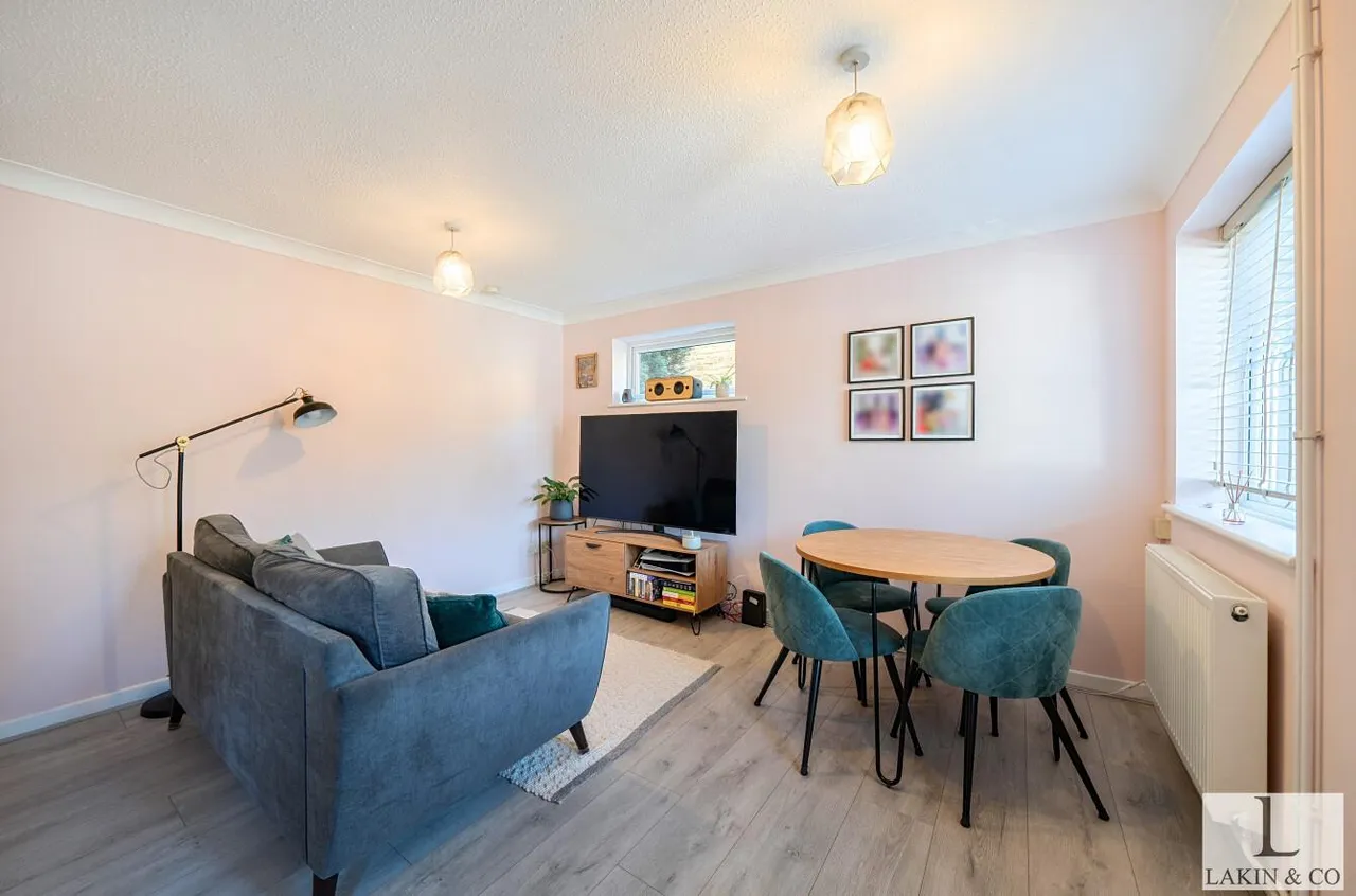 Rushes Mead, Uxbridge, UB8 2SZ, photo 2