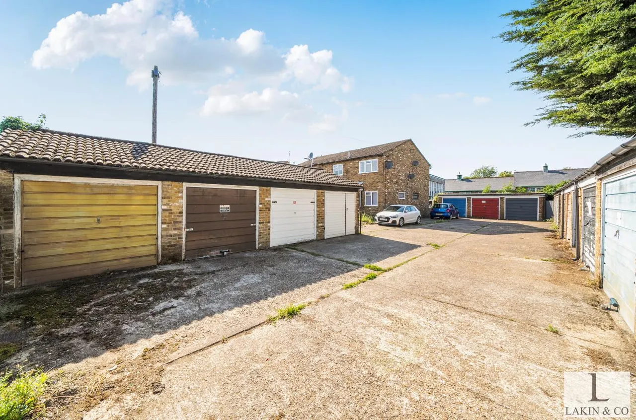 Rushes Mead, Uxbridge, UB8 2SZ, photo 8
