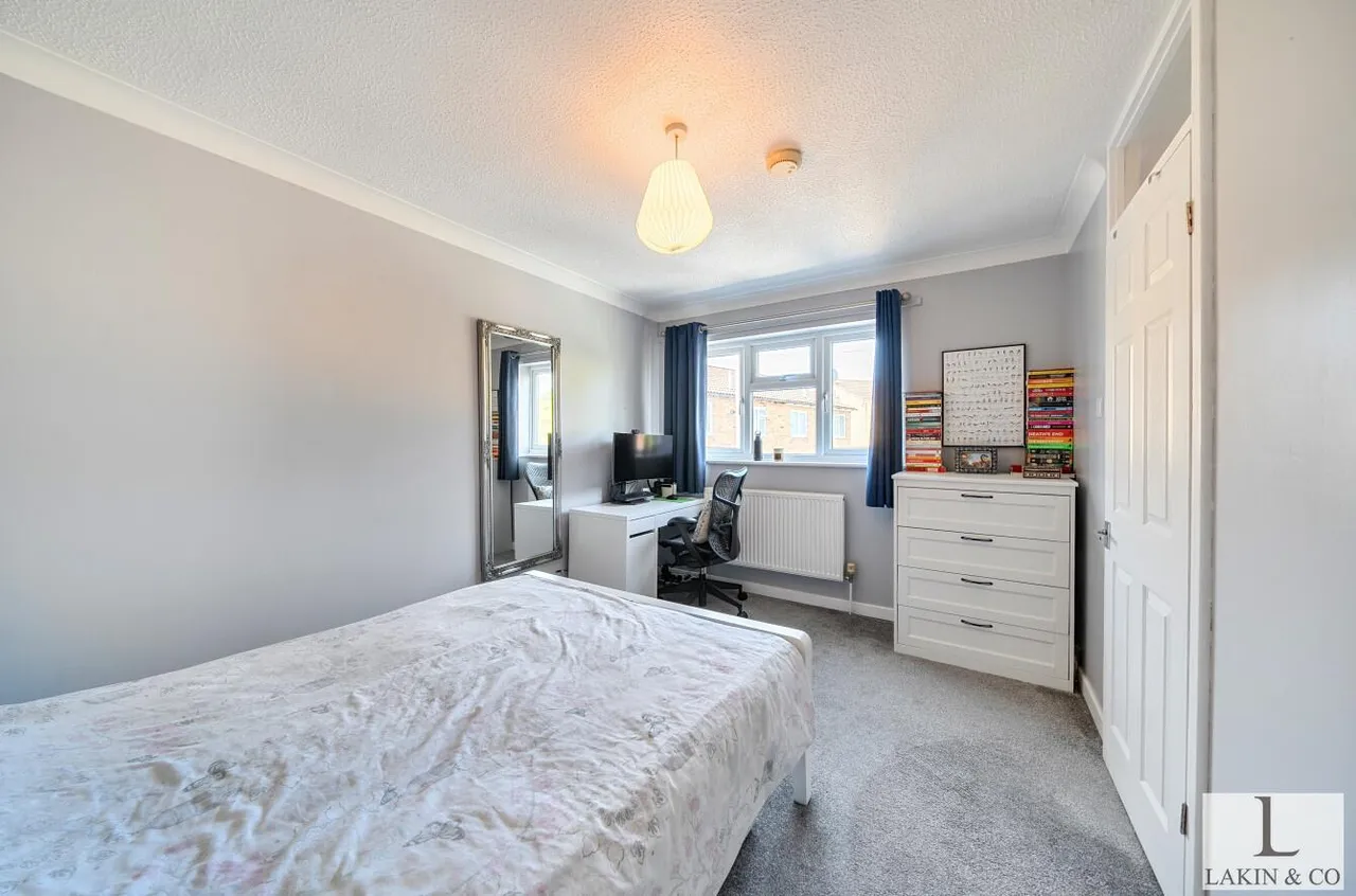 Rushes Mead, Uxbridge, UB8 2SZ, photo 6