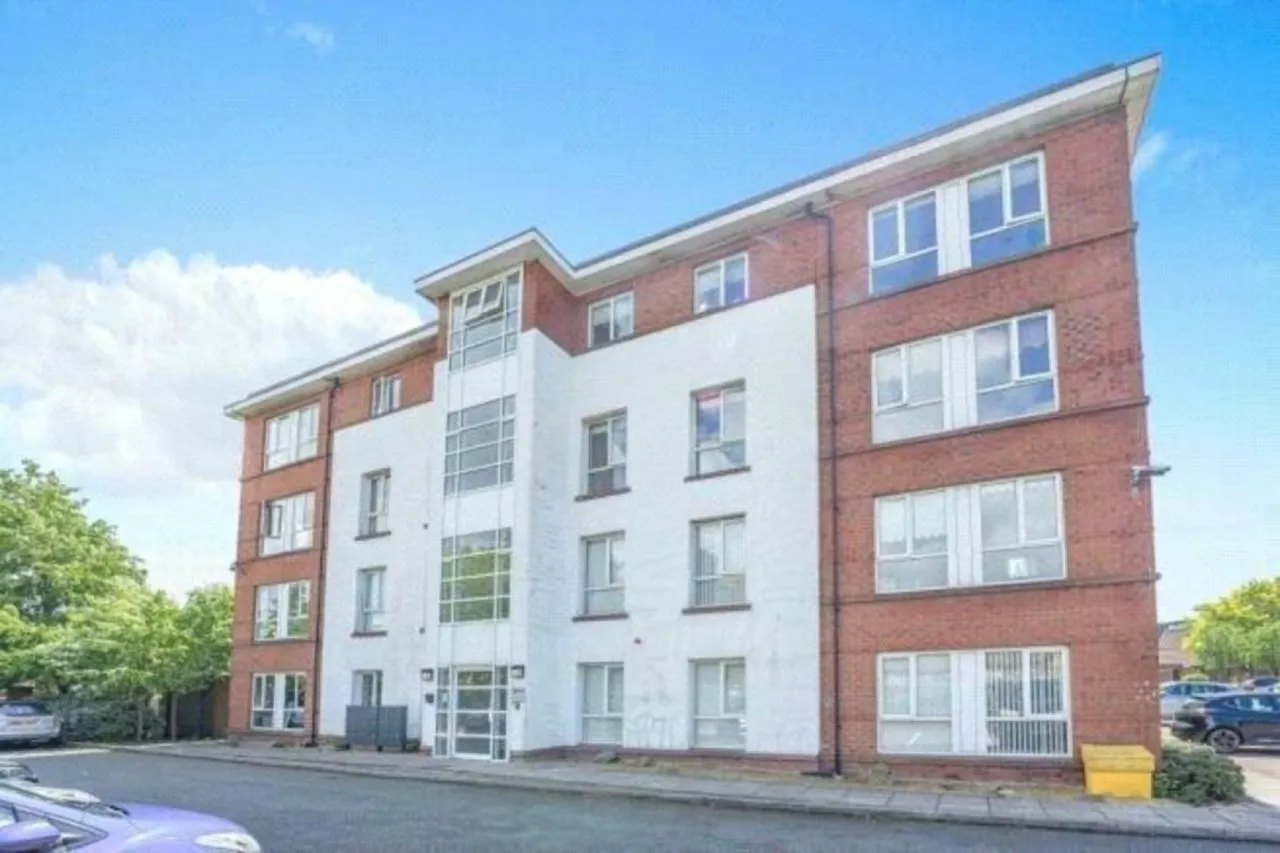 2 bed flat for sale, Gilmartin Grove, Liverpool, L6