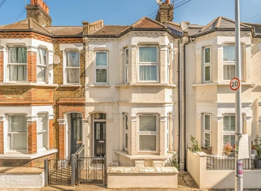 1 bed flat for sale — Mossbury Road, Clapham Junction, SW11