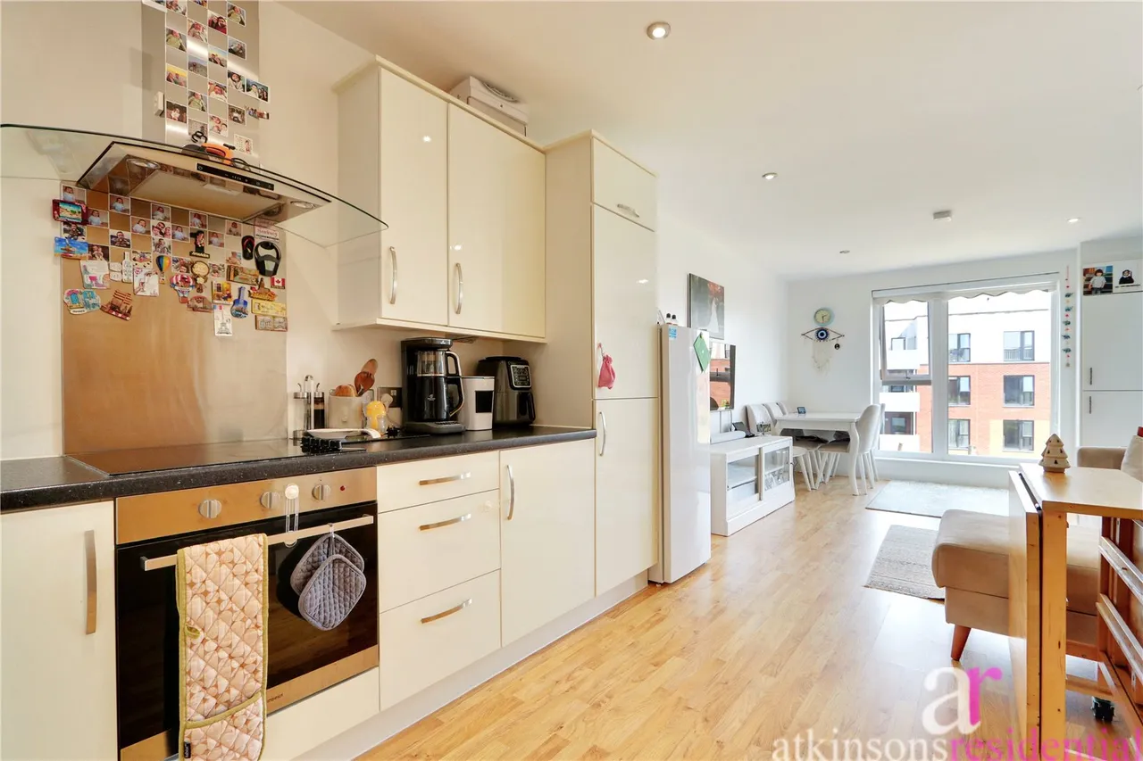 Melling Drive, Enfield, Middlesex, EN1 4DN, photo 6