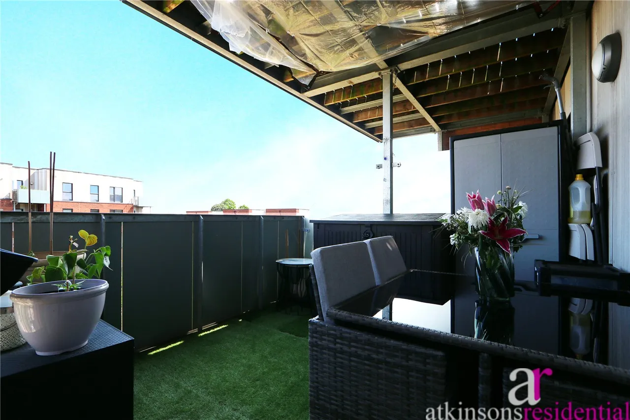 Melling Drive, Enfield, Middlesex, EN1 4DN, photo 3