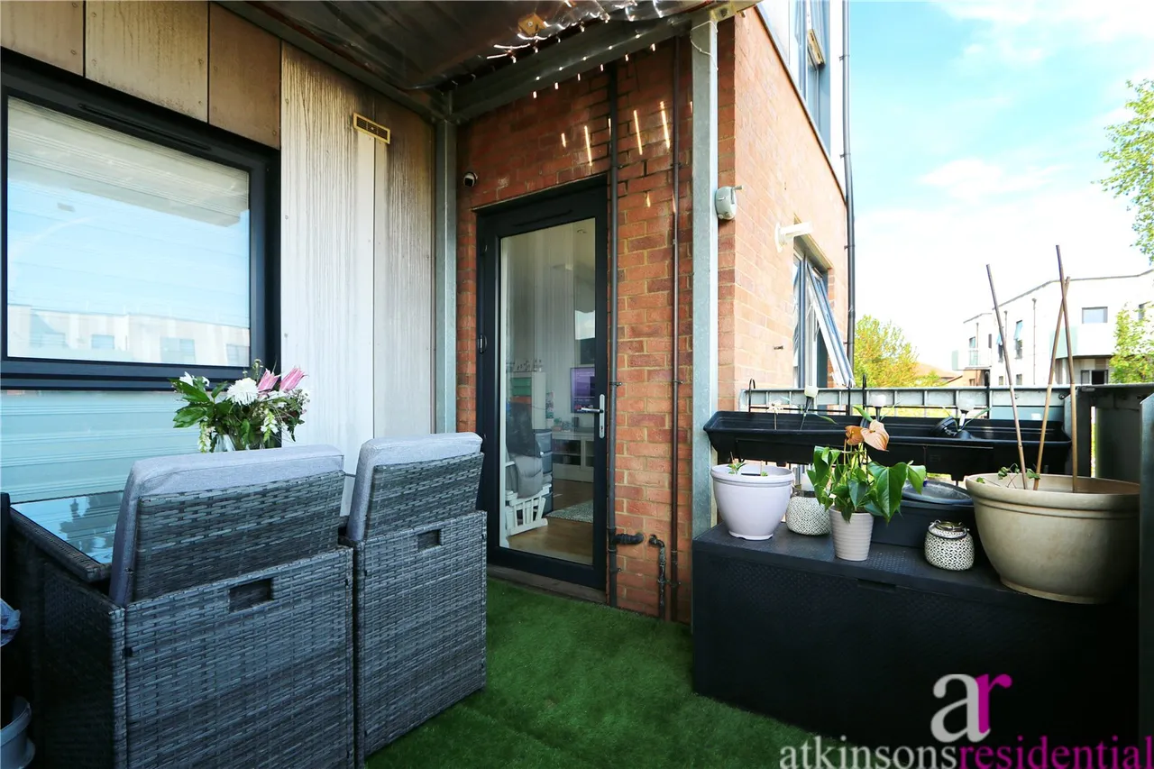 Melling Drive, Enfield, Middlesex, EN1 4DN, photo 12