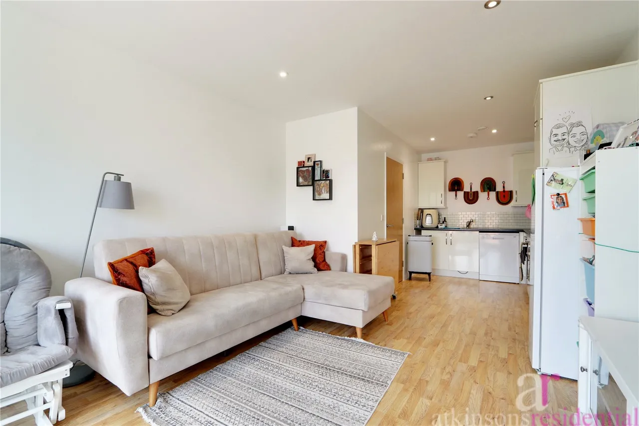 Melling Drive, Enfield, Middlesex, EN1 4DN, photo 10
