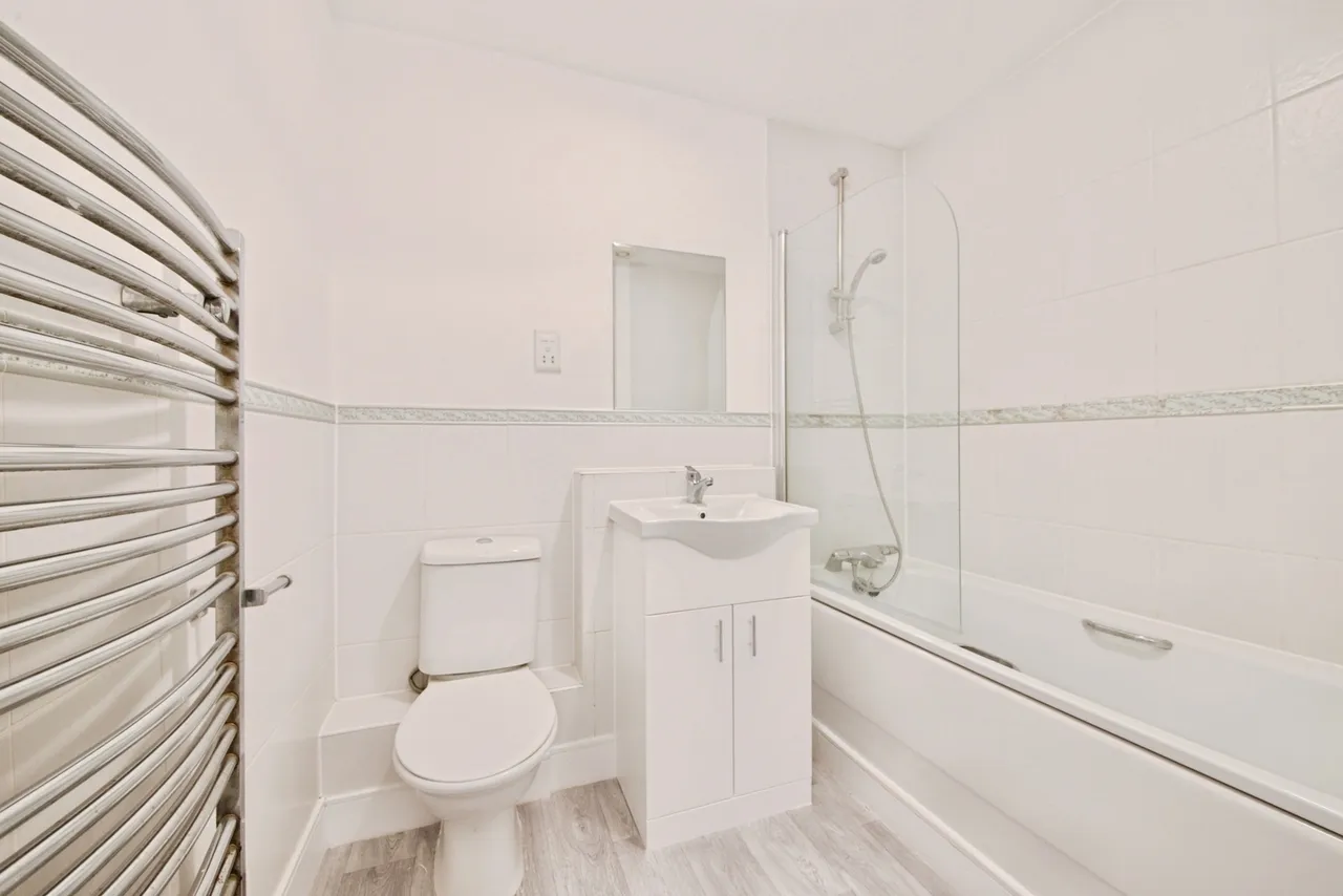 Romside Place, Romford, RM7, photo 5