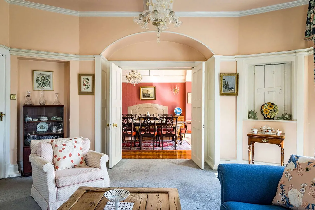 Puttenham Heath Road, Puttenham, Guildford, Surrey, GU3 1AP, photo 7