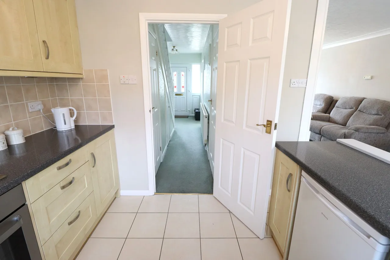 Fairfield Gardens, EASTWOOD, Leigh-on-Sea, Essex, SS9 5SD, photo 4