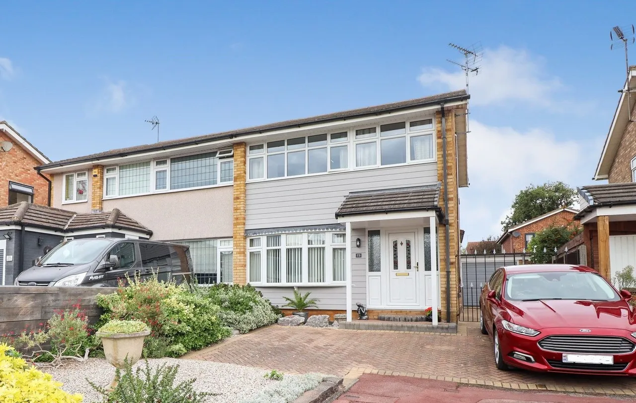 3 bed house for sale — Fairfield Gardens, EASTWOOD, Leigh-on-Sea, Essex, SS9 5SD