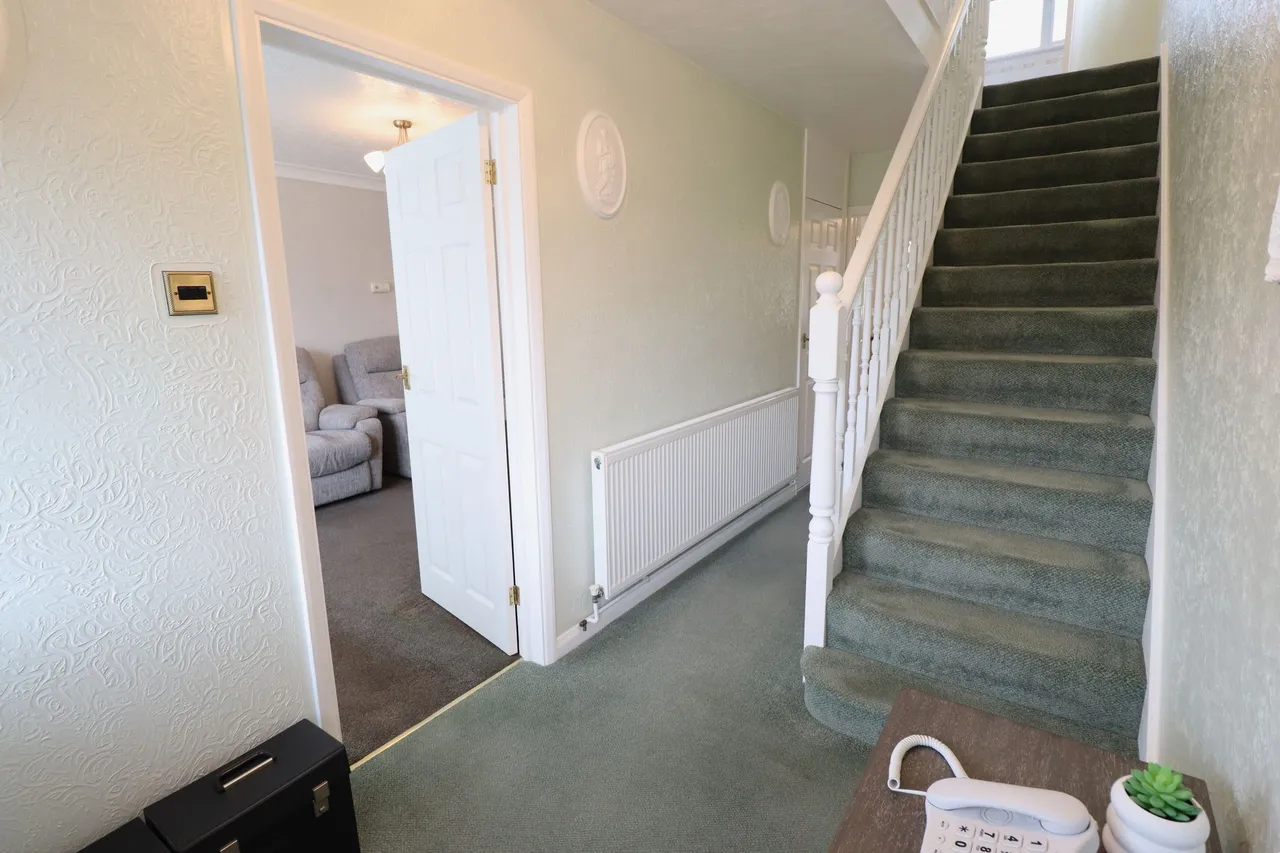 Fairfield Gardens, EASTWOOD, Leigh-on-Sea, Essex, SS9 5SD, photo 12