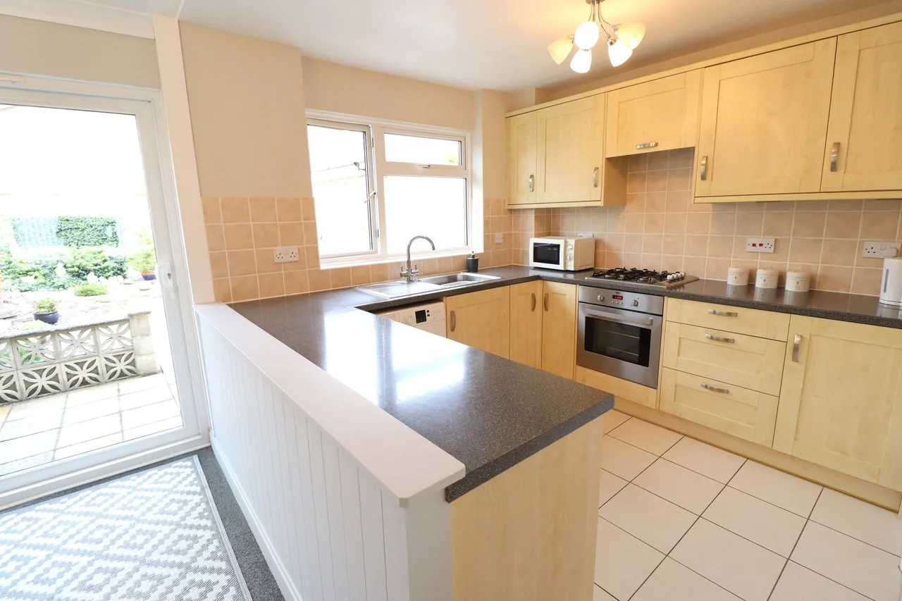 Fairfield Gardens, EASTWOOD, Leigh-on-Sea, Essex, SS9 5SD, photo 5