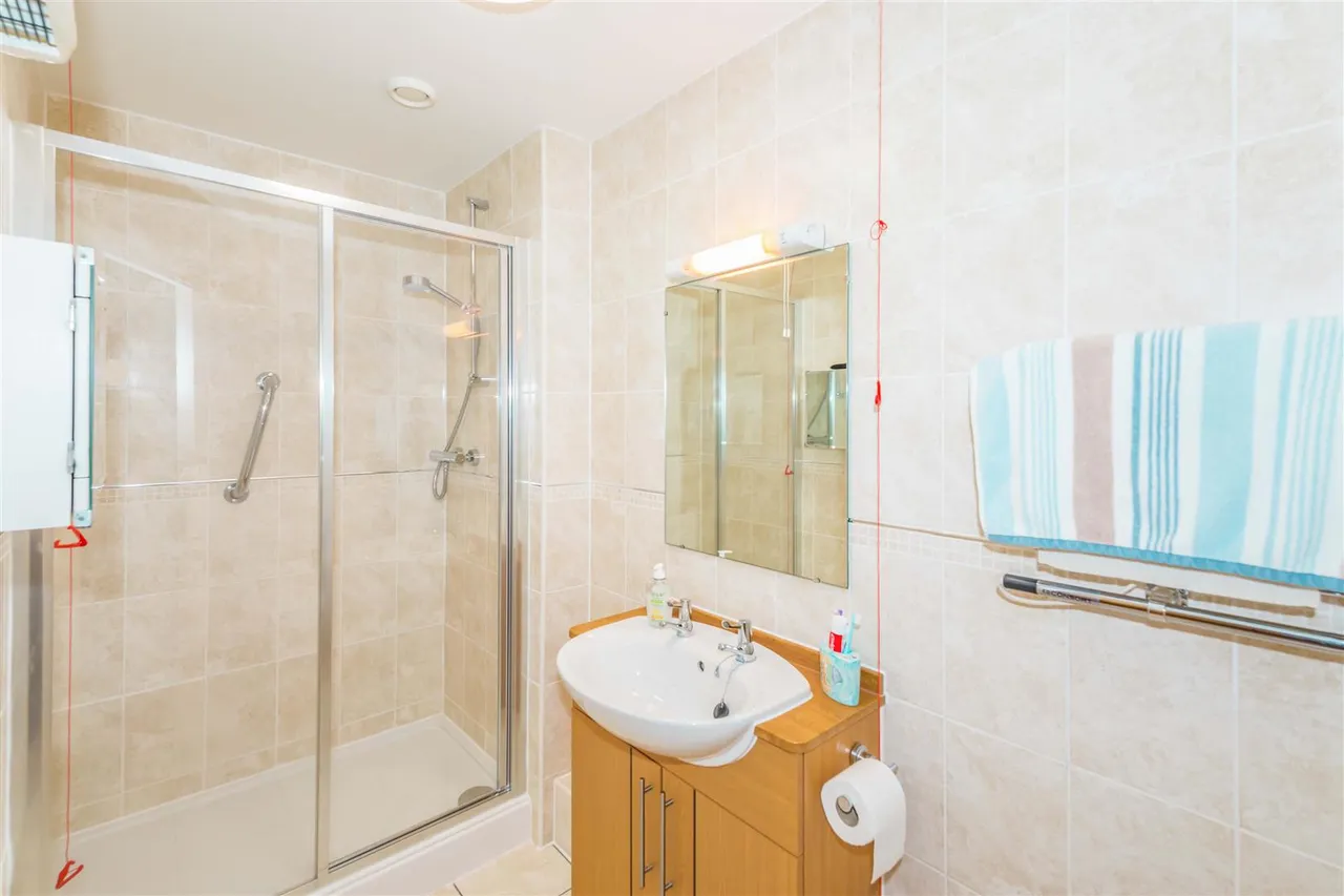 Oakfield, Sale, M33, photo 8