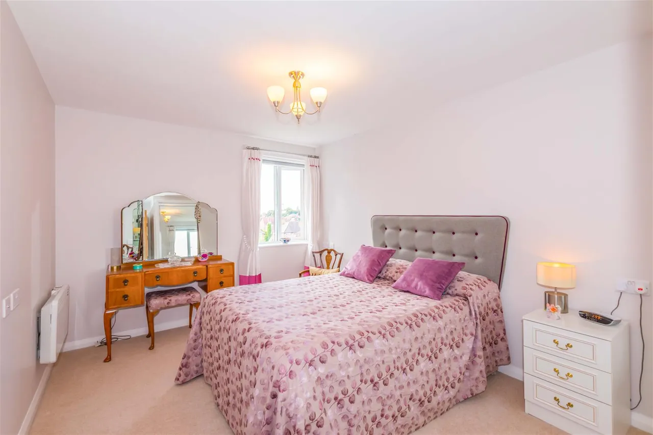 Oakfield, Sale, M33, photo 6