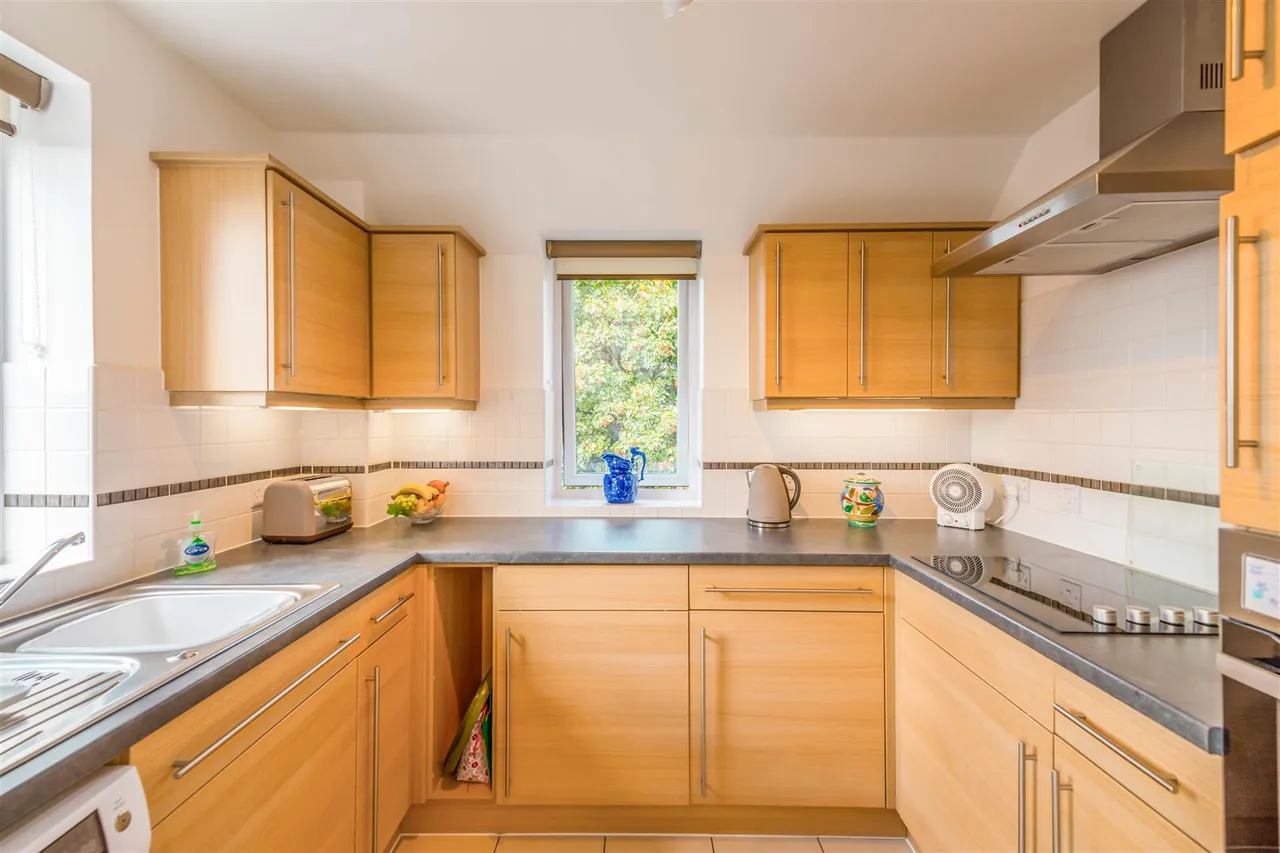 Oakfield, Sale, M33, photo 5