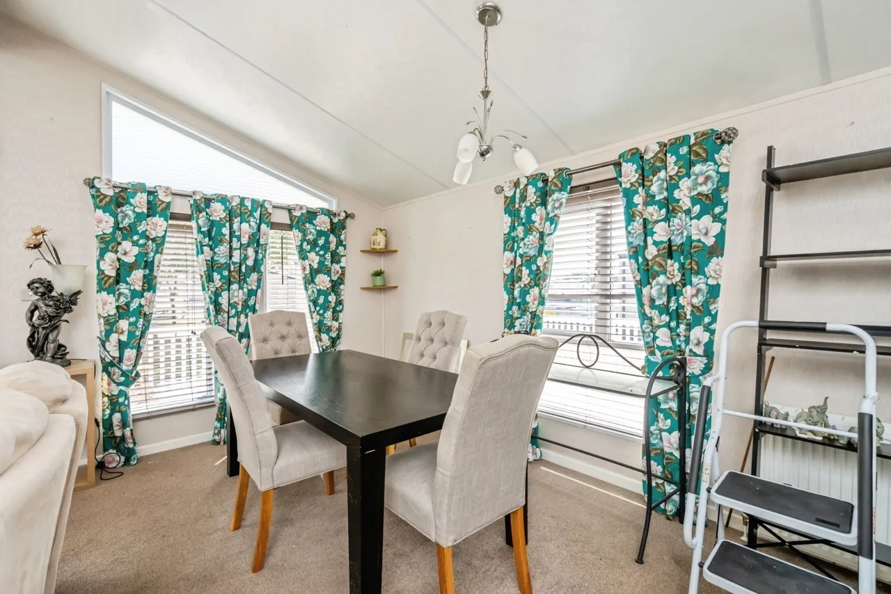 Vinnetrow Road, Runcton, PO20, photo 10