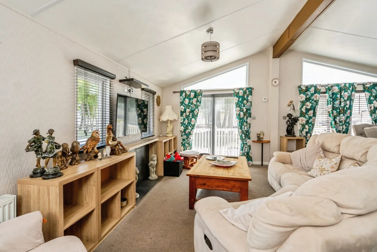 Vinnetrow Road, Runcton, PO20, photo 9