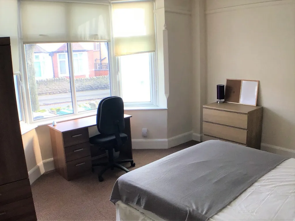 Rolleston Drive, Nottingham, NG7, photo 3