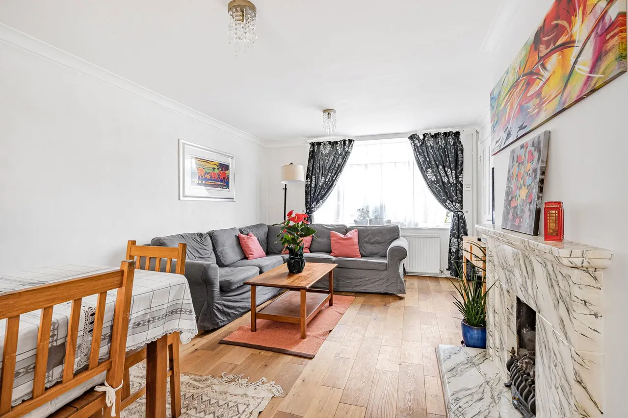 Portsmouth Road, Cobham, KT11, photo 5