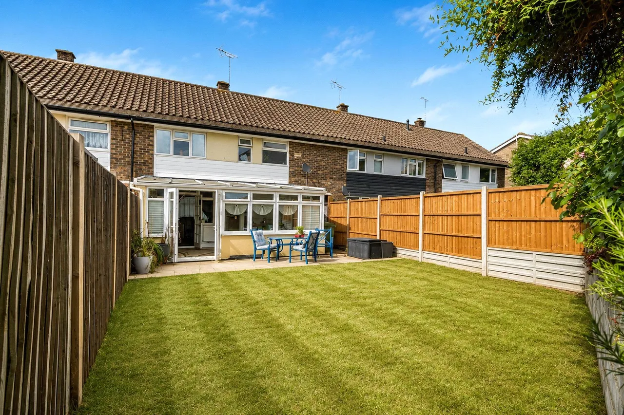 Portsmouth Road, Cobham, KT11, photo 8