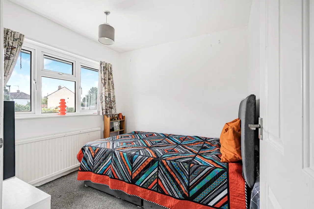Portsmouth Road, Cobham, KT11, photo 12