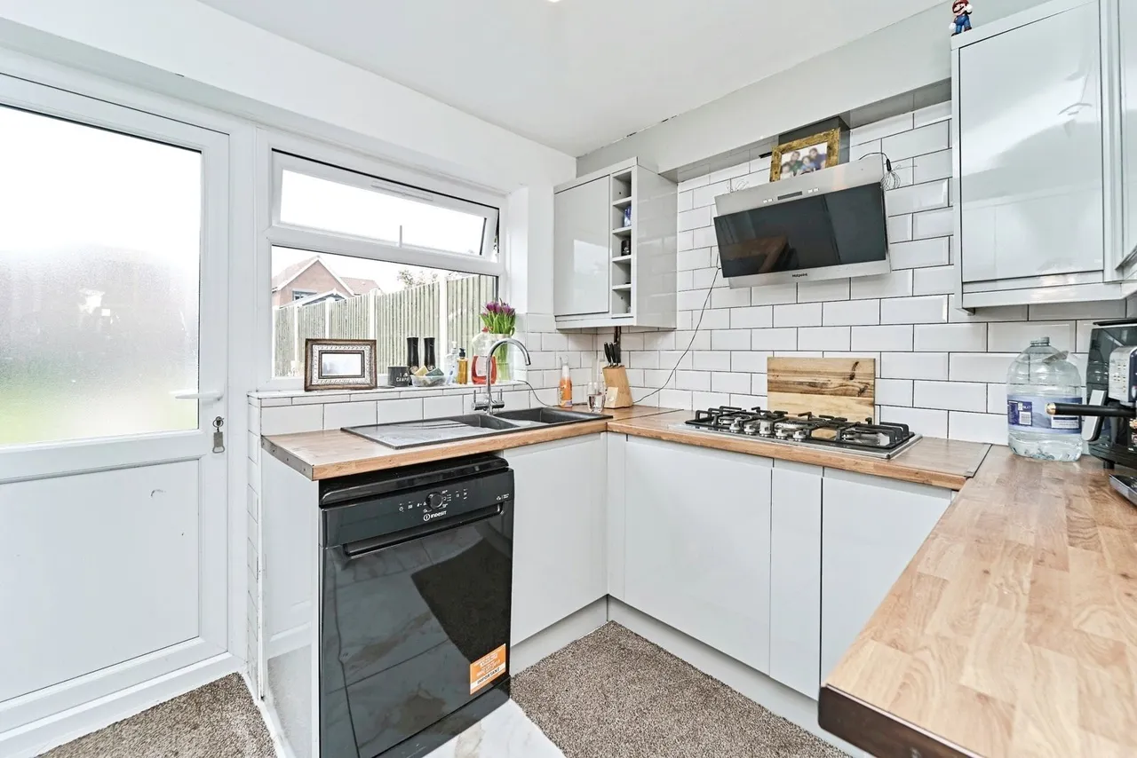 Old Walsall Road, B42, photo 8