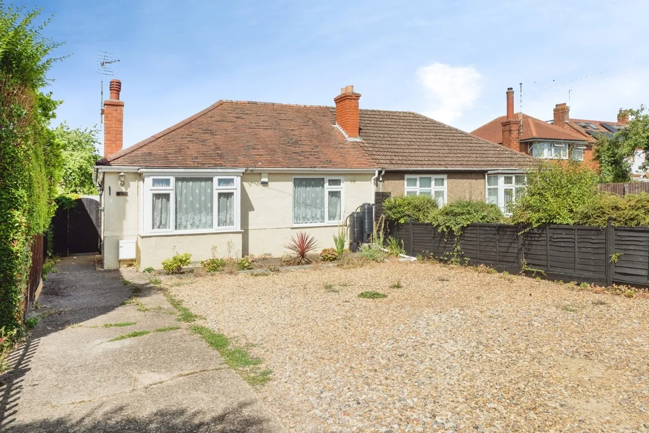 2 bed house for sale — Stratford Road, Roade, Northampton, Northamptonshire, NN7