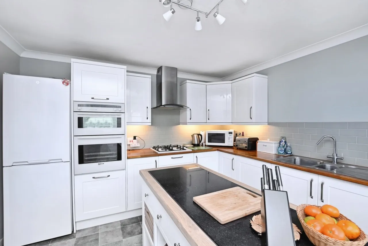 Barlavington Way, Midhurst, GU29, photo 17