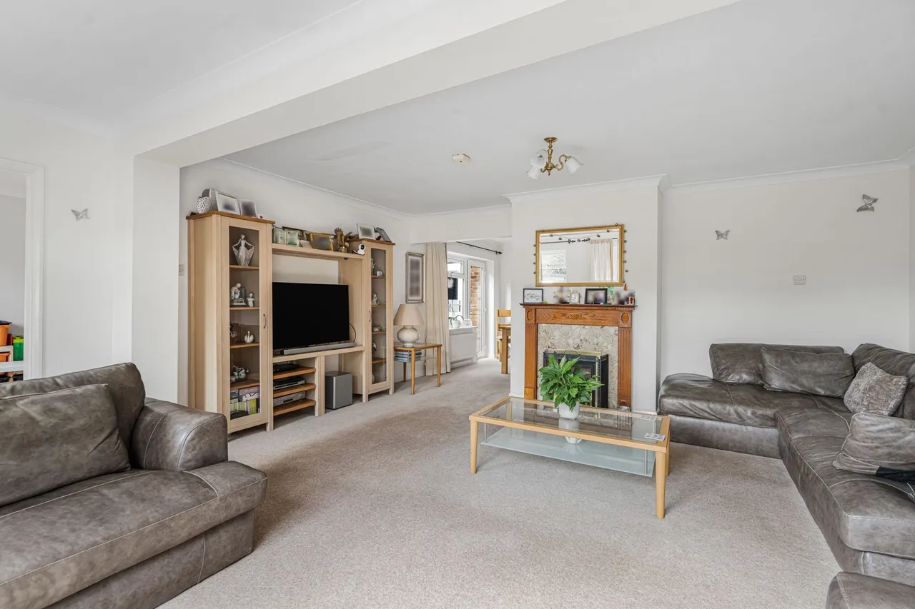 St. Margarets Grove, Great Kingshill, HP15, photo 2