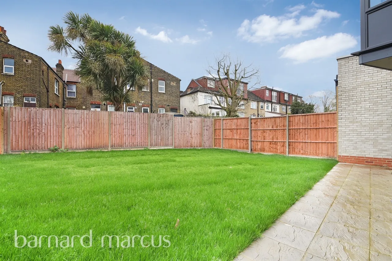Hythe Road, Thornton Heath, photo 4