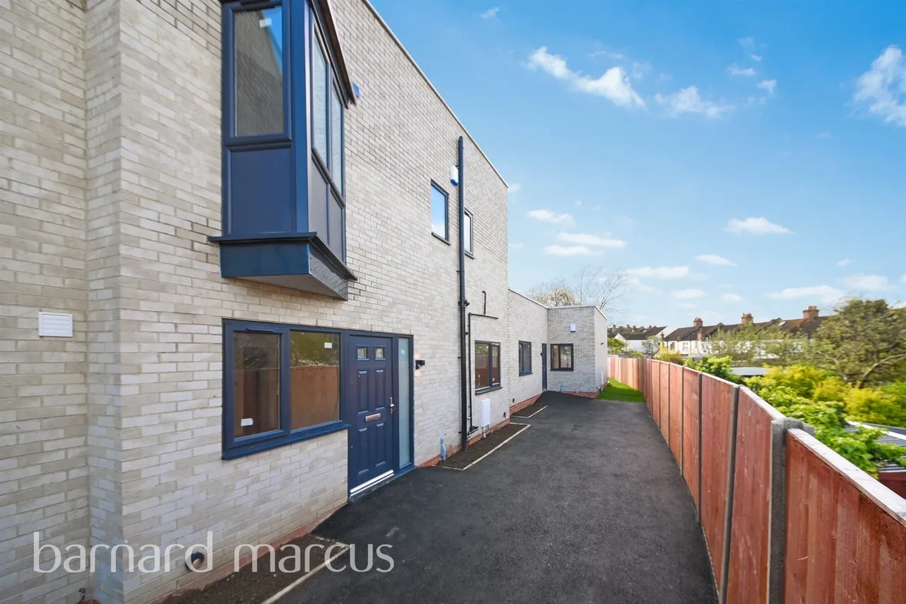 3 bed house for sale — Hythe Road, Thornton Heath