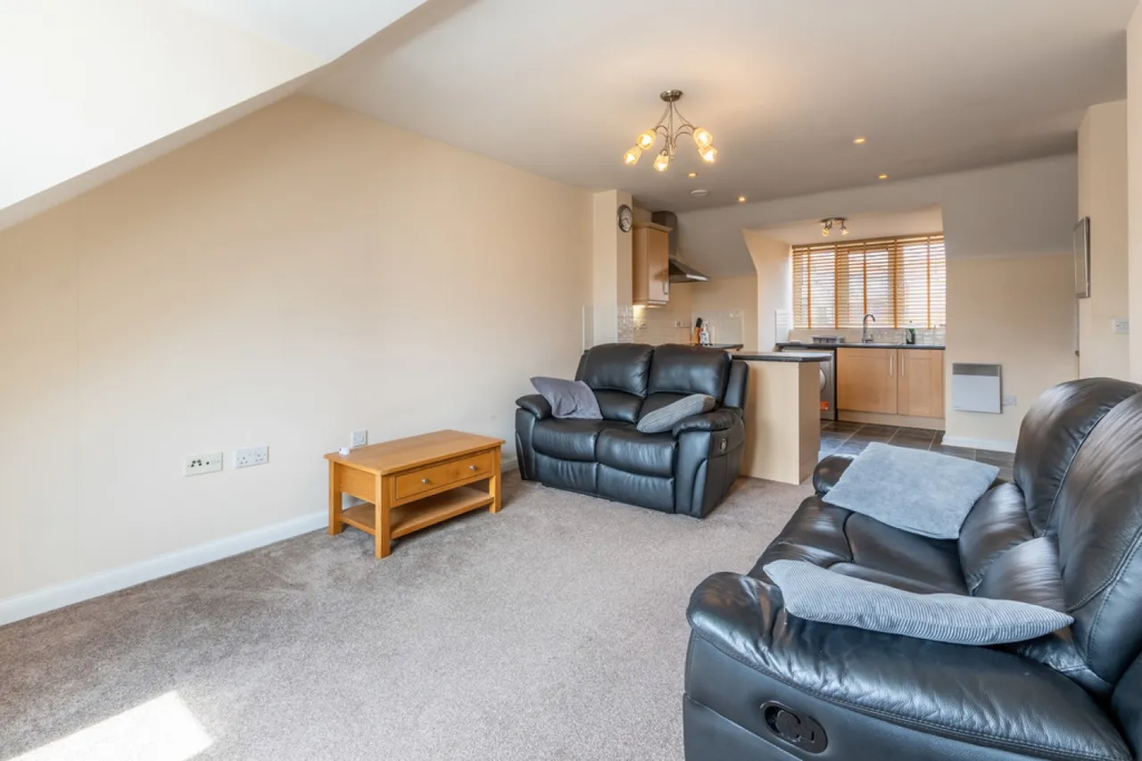 Magdala Court, Worcester, photo 4