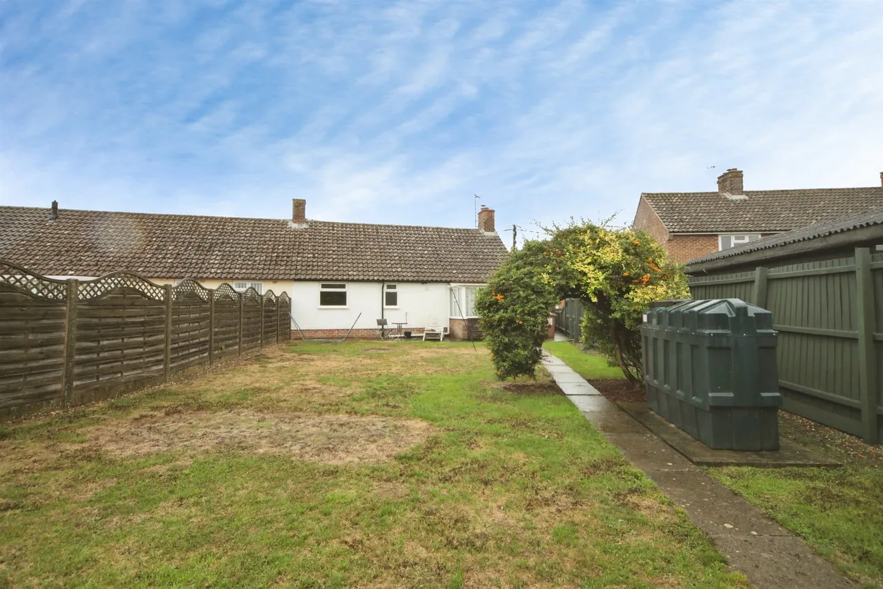 Lancaster Close, Chedburgh, BURY ST. EDMUNDS, photo 10