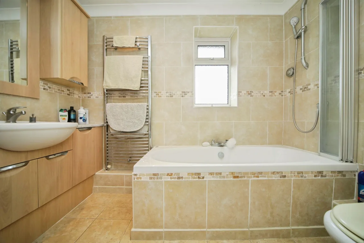 Lancaster Close, Chedburgh, BURY ST. EDMUNDS, photo 9