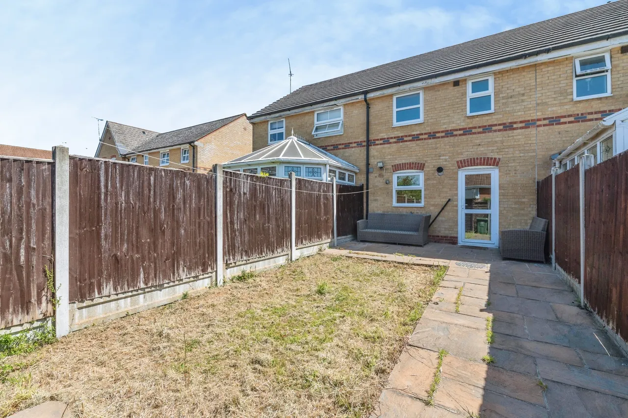 Napier Crescent, Wickford, SS12, photo 2
