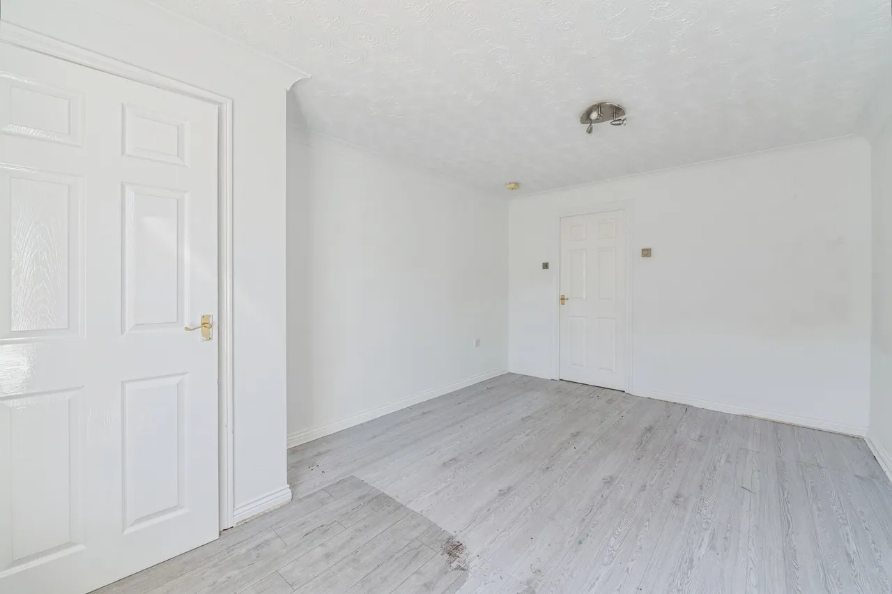 Napier Crescent, Wickford, SS12, photo 11