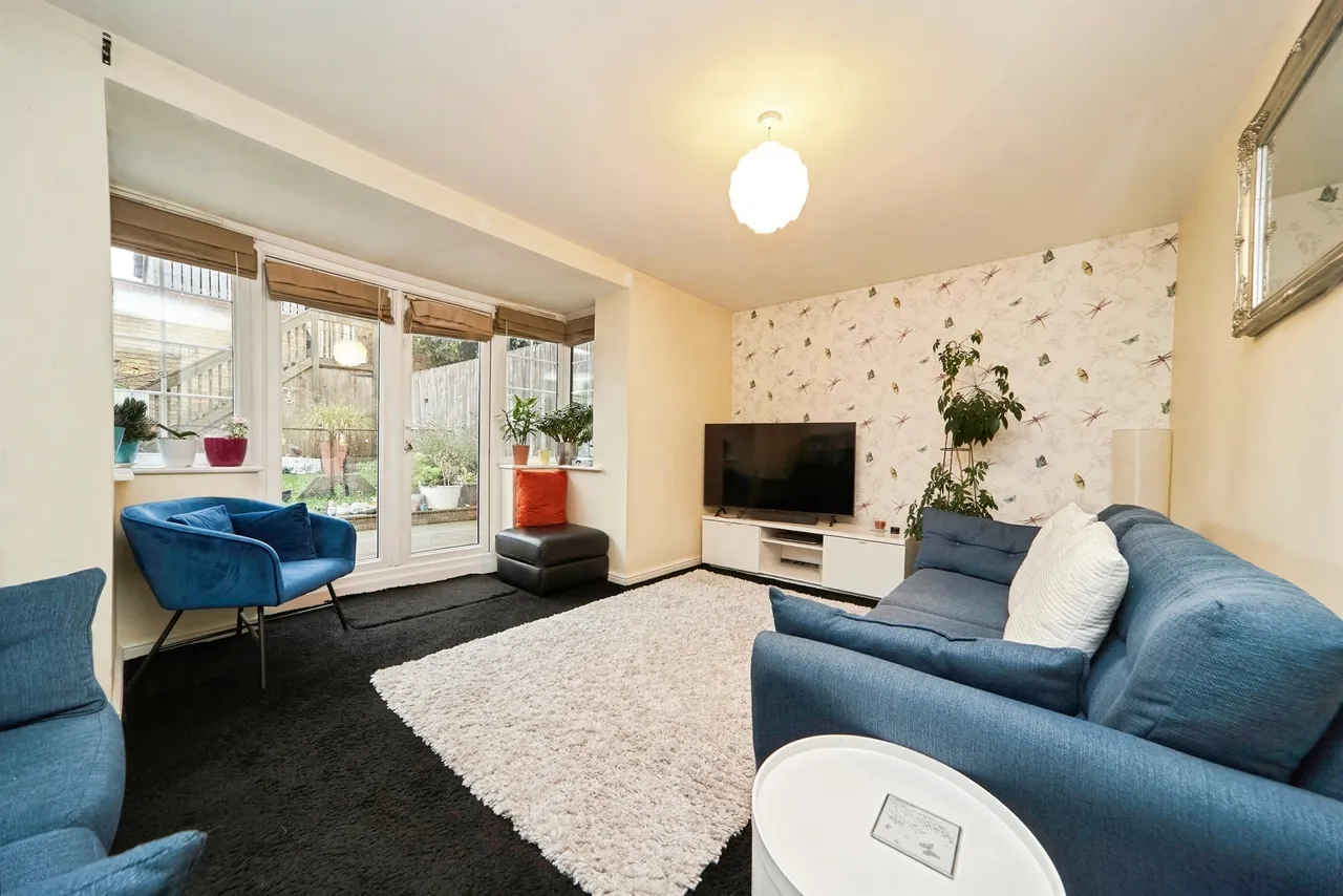 Broadlands Avenue, Pudsey, LS28, photo 2
