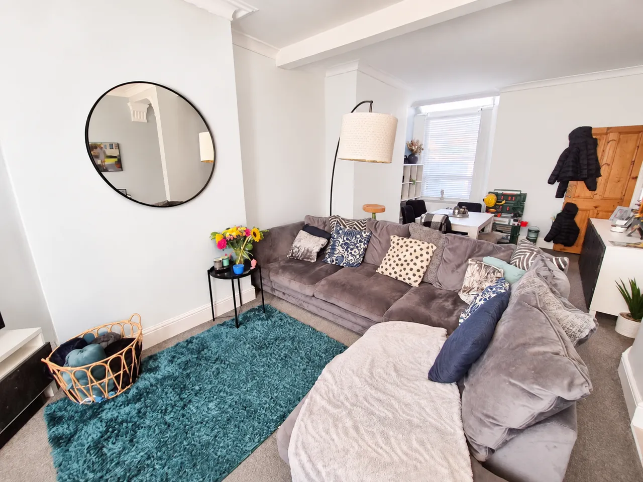 Laburnum Road, Denton, M34, photo 4