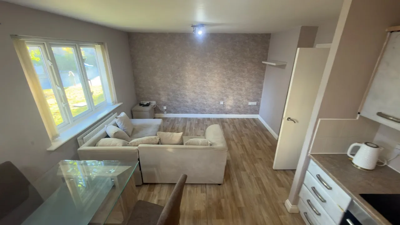 Ash Court, LS14, photo 2