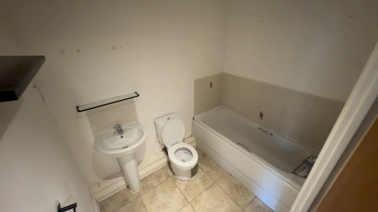 Ash Court, LS14, photo 8