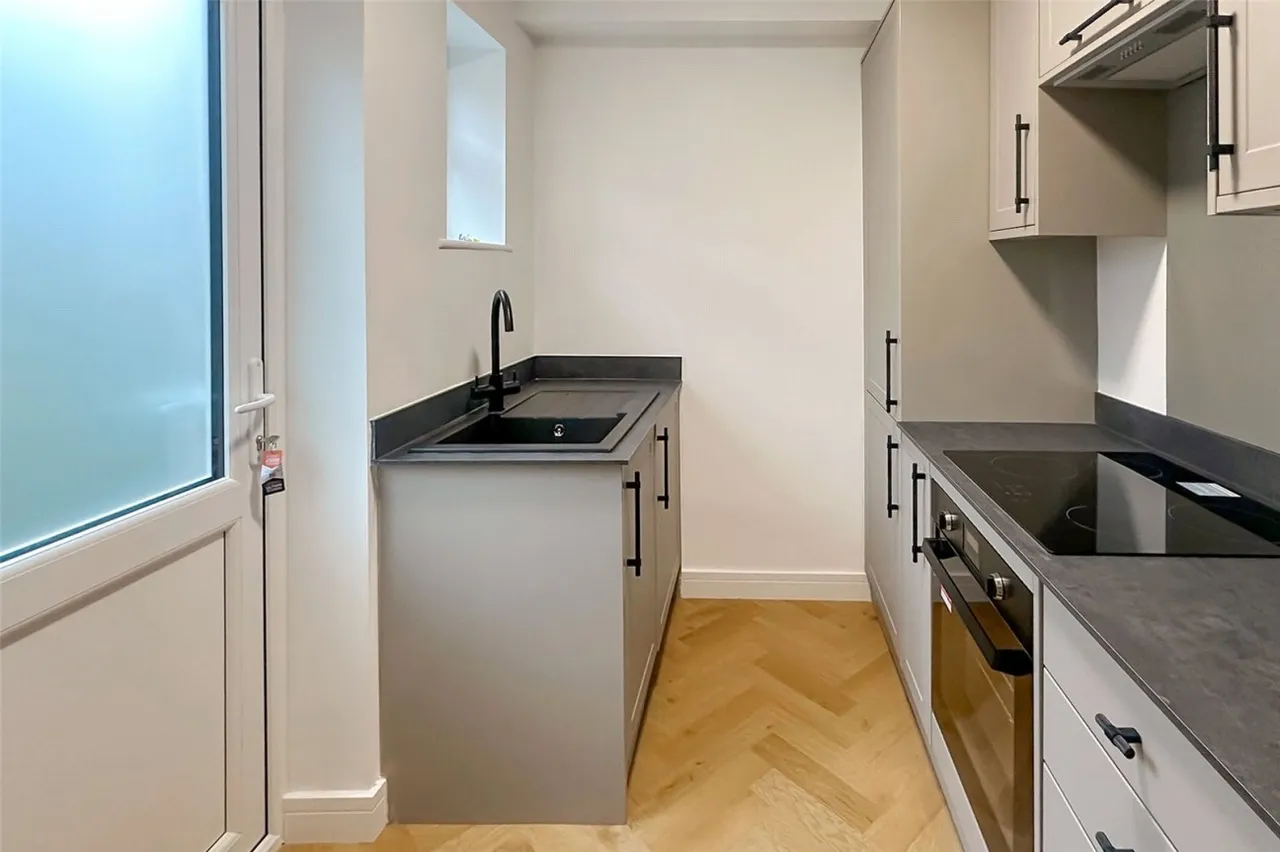 Rustington, BN16, photo 8