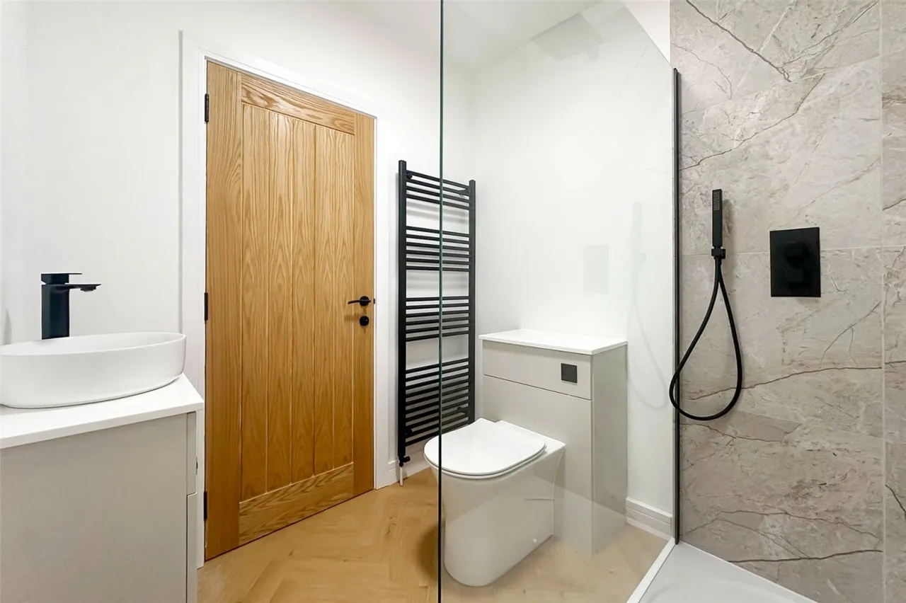 Rustington, BN16, photo 4