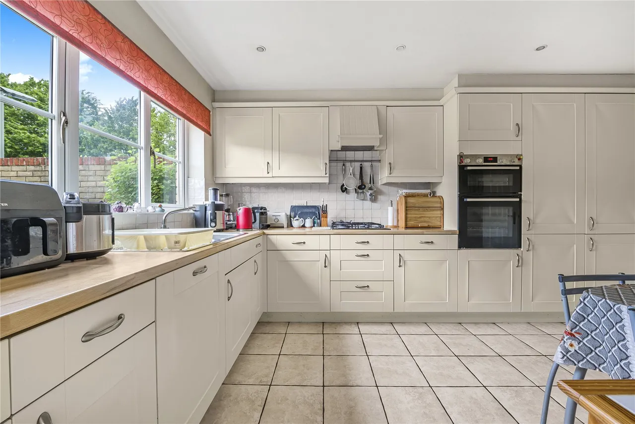 Florence Way, Knaphill, GU21, photo 9