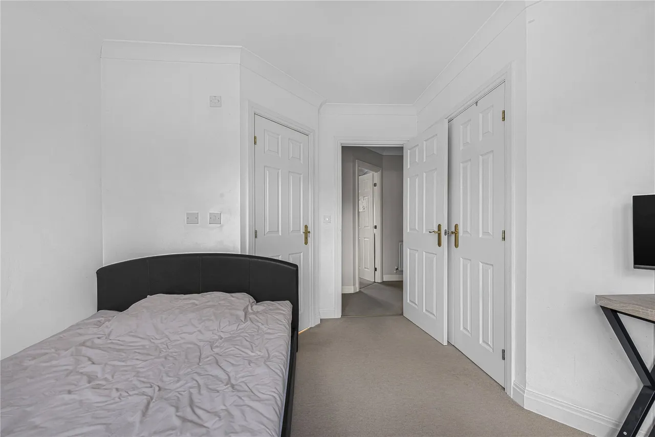 Florence Way, Knaphill, GU21, photo 25