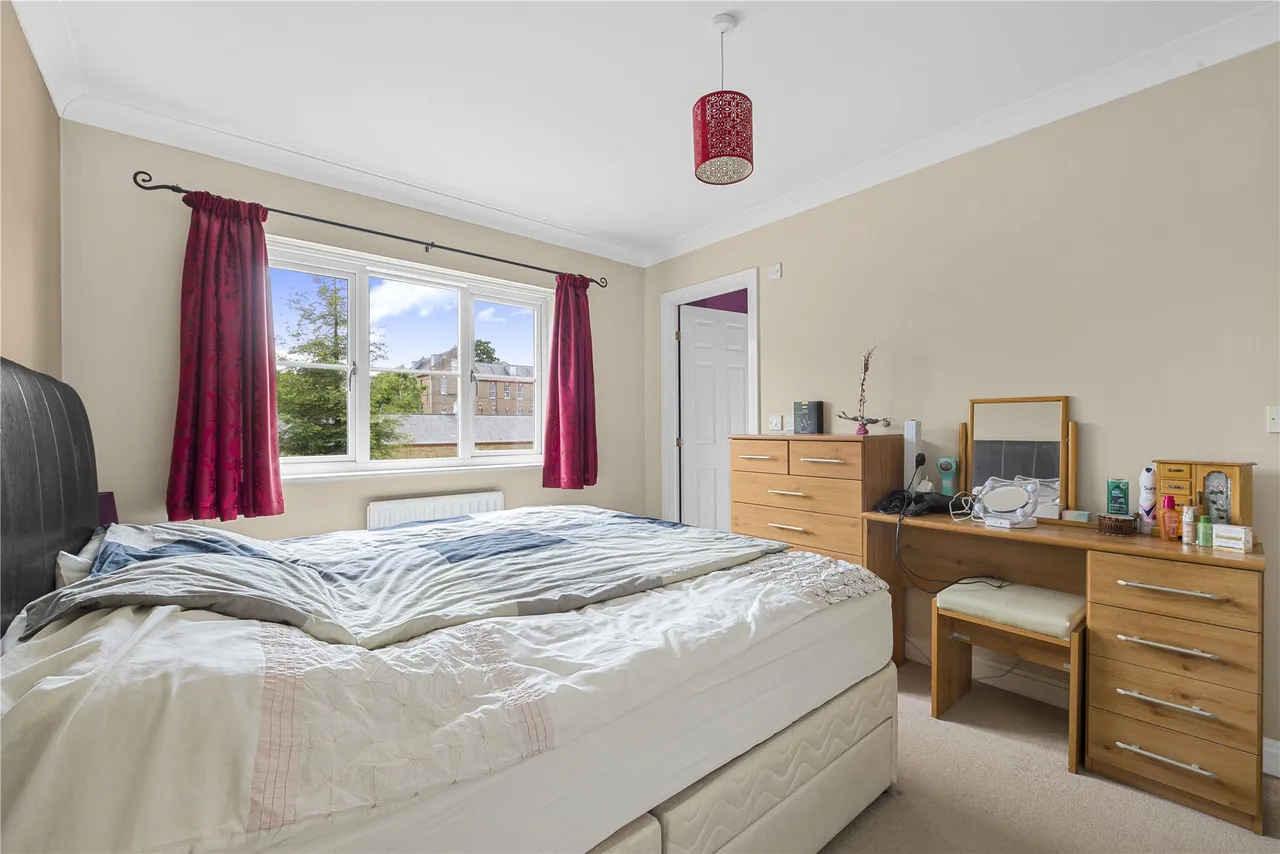 Florence Way, Knaphill, GU21, photo 17