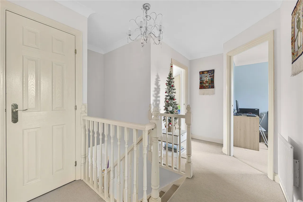 Florence Way, Knaphill, GU21, photo 15