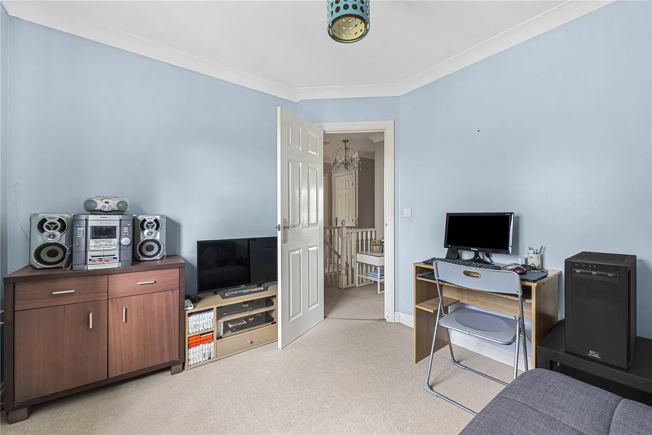 Florence Way, Knaphill, GU21, photo 23