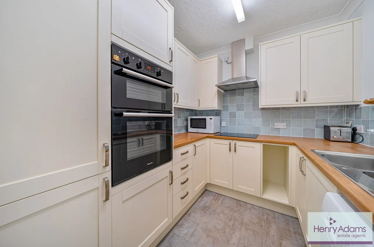 King George Avenue, Petersfield, GU32, photo 3