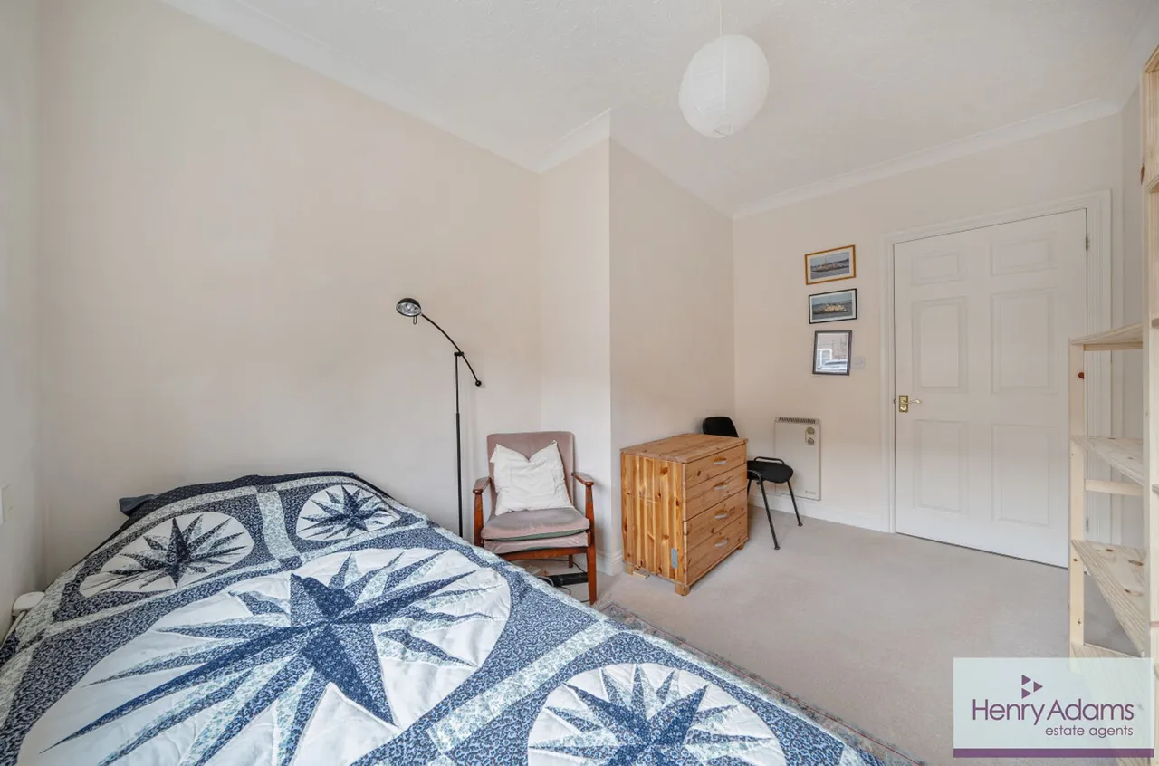 King George Avenue, Petersfield, GU32, photo 12