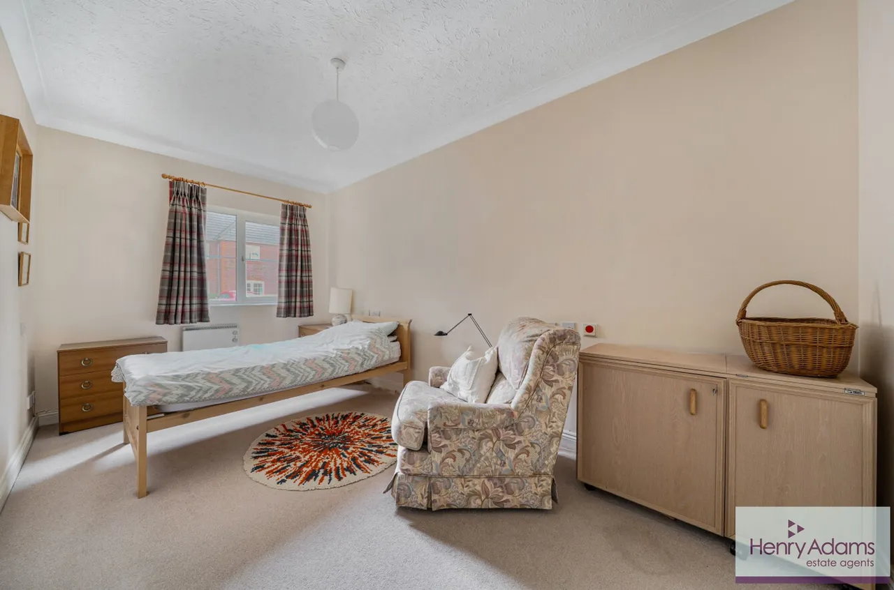 King George Avenue, Petersfield, GU32, photo 9