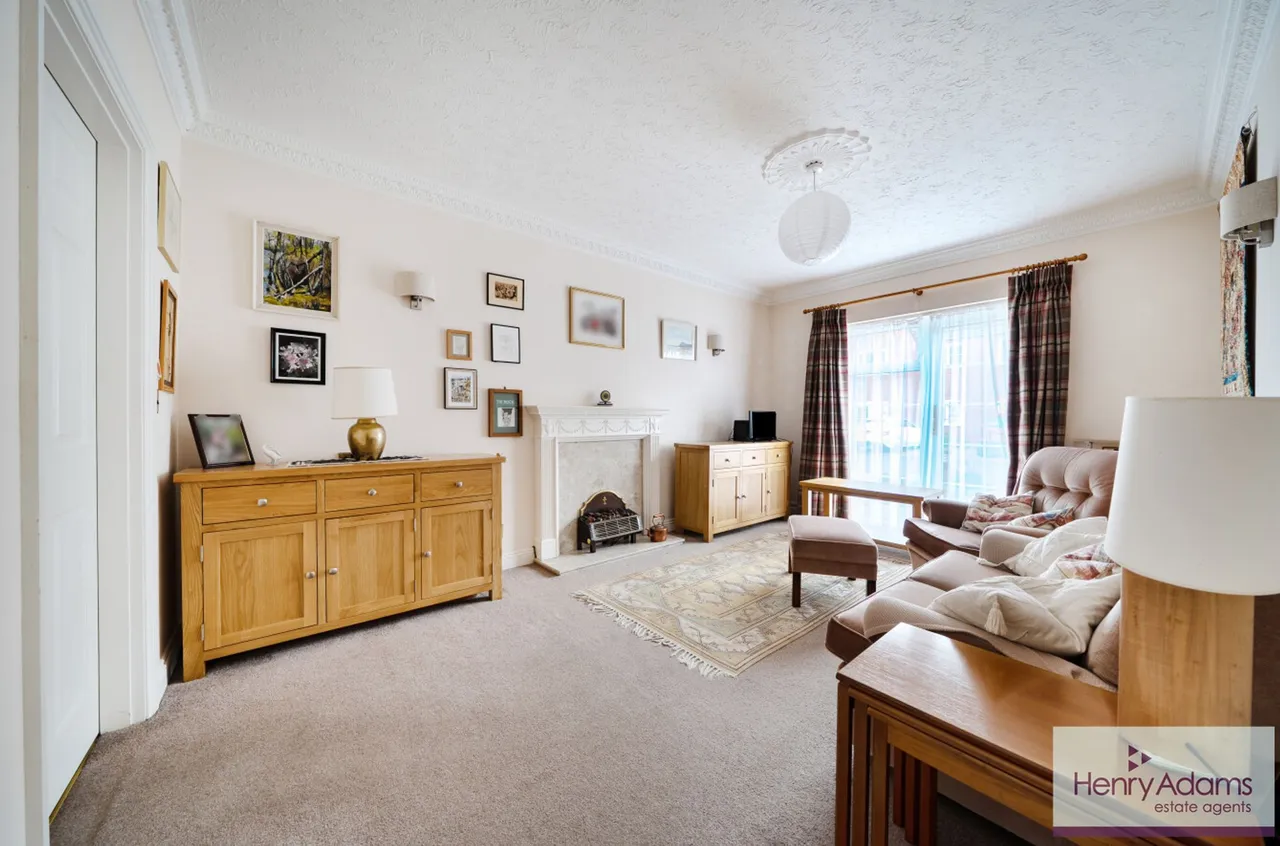 King George Avenue, Petersfield, GU32, photo 2